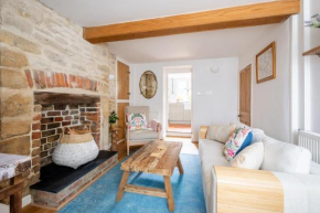 18th Century Cottage in Cirencester with Garden